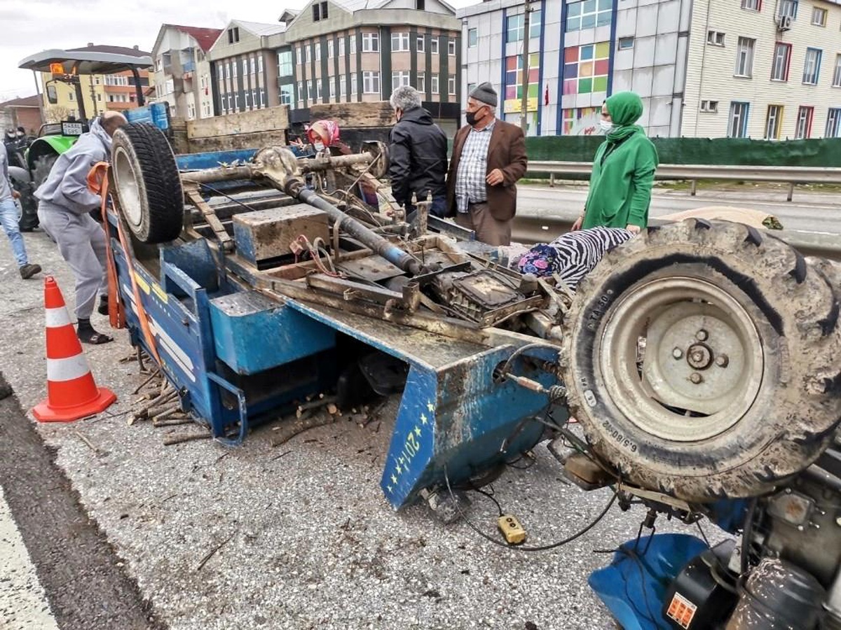 Lastiği kopan patpat D100\'de takla attı: 1 yaralı