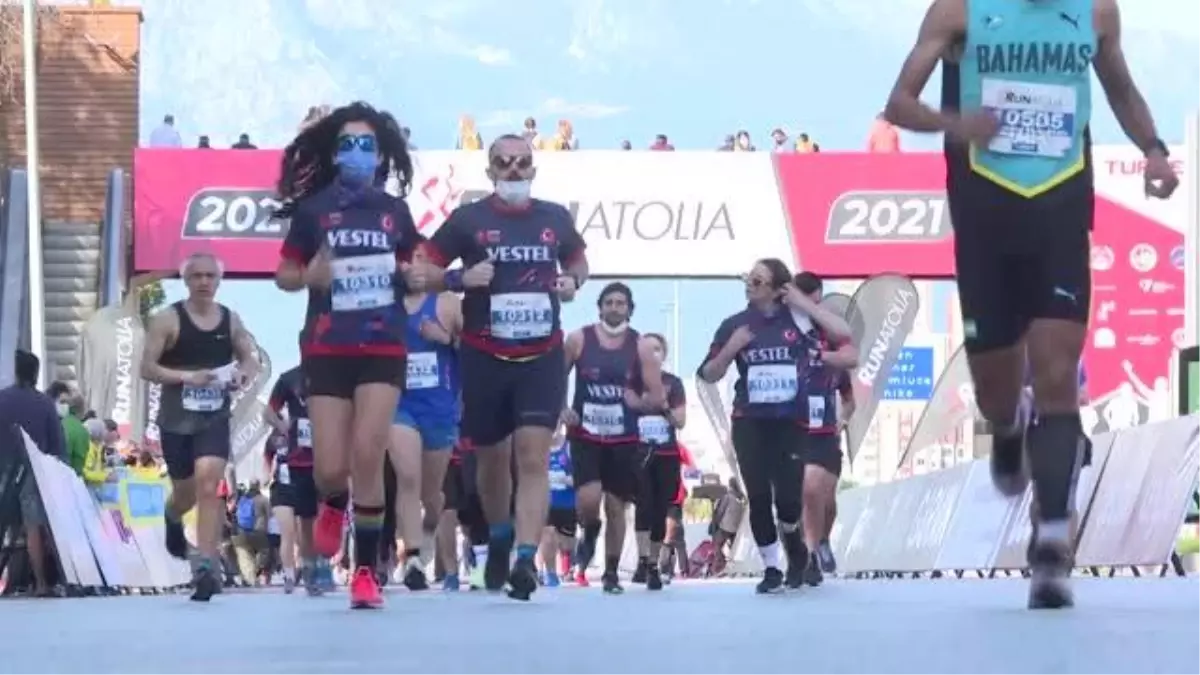 Antalya\'da düzenlenen Runatolia Maratonu\'nda 3 bin 500 kişi yarıştı