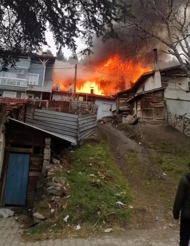 Tokat’ta 3 ev alevlere teslim oldu Son Dakika