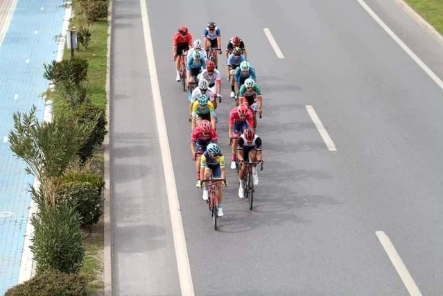 Uluslararası Yol Bisikleti yarışlarında Sakarya Büyükşehirli sporcu 1'inci oldu