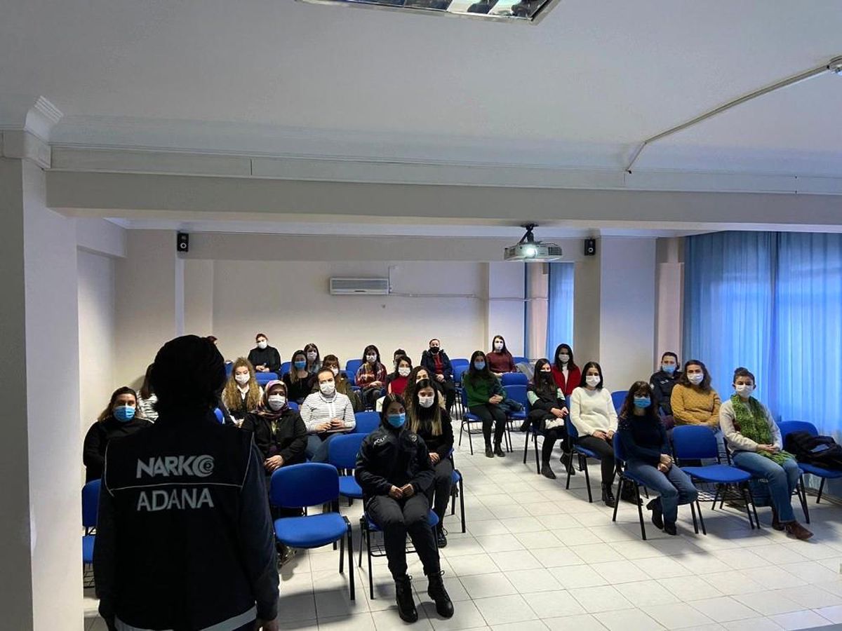 Uyuşturucuyla mücadelede anneler bilgilendirildi