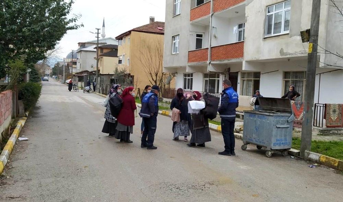 Vatandaşların şikayet ettiği bohçacılar il dışına çıkarıldı