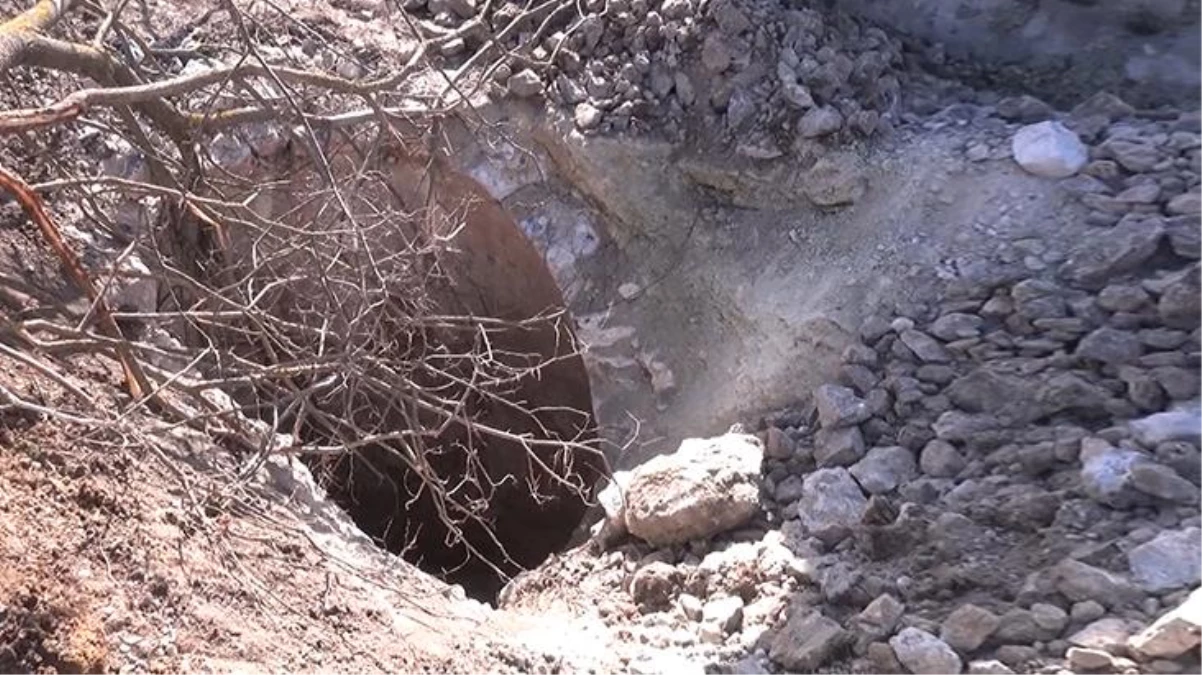 Yol çalışması sırasında bulunan tarihi kalıntının ne olduğu bilinmiyor