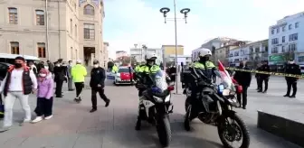 18 Mart'ta Çanakkale'de göndere çekilecek ay yıldızlı bayrak Aksaray'a ulaştı