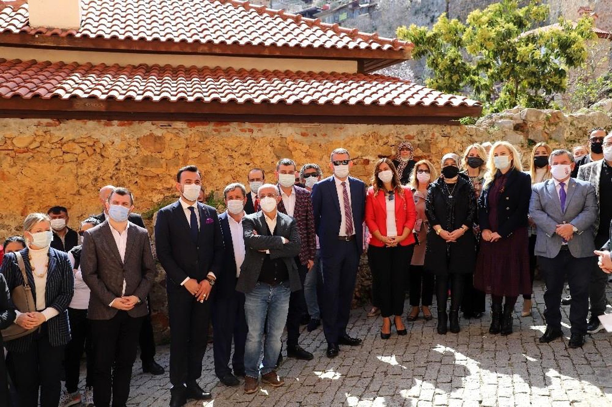 Alanya Belediyesi\'nden kadınlar gününe özel sergi