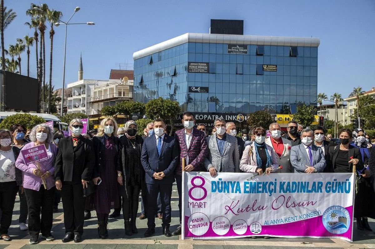 Alanya\'da 8 Mart Dünya Emekçi Kadınlar Günü kutlandı