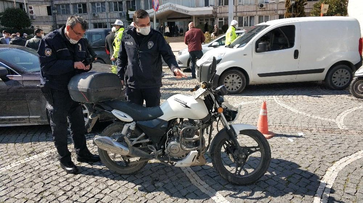 Aşı taşıyan araç motosikletle çarpıştı: 1 yaralı