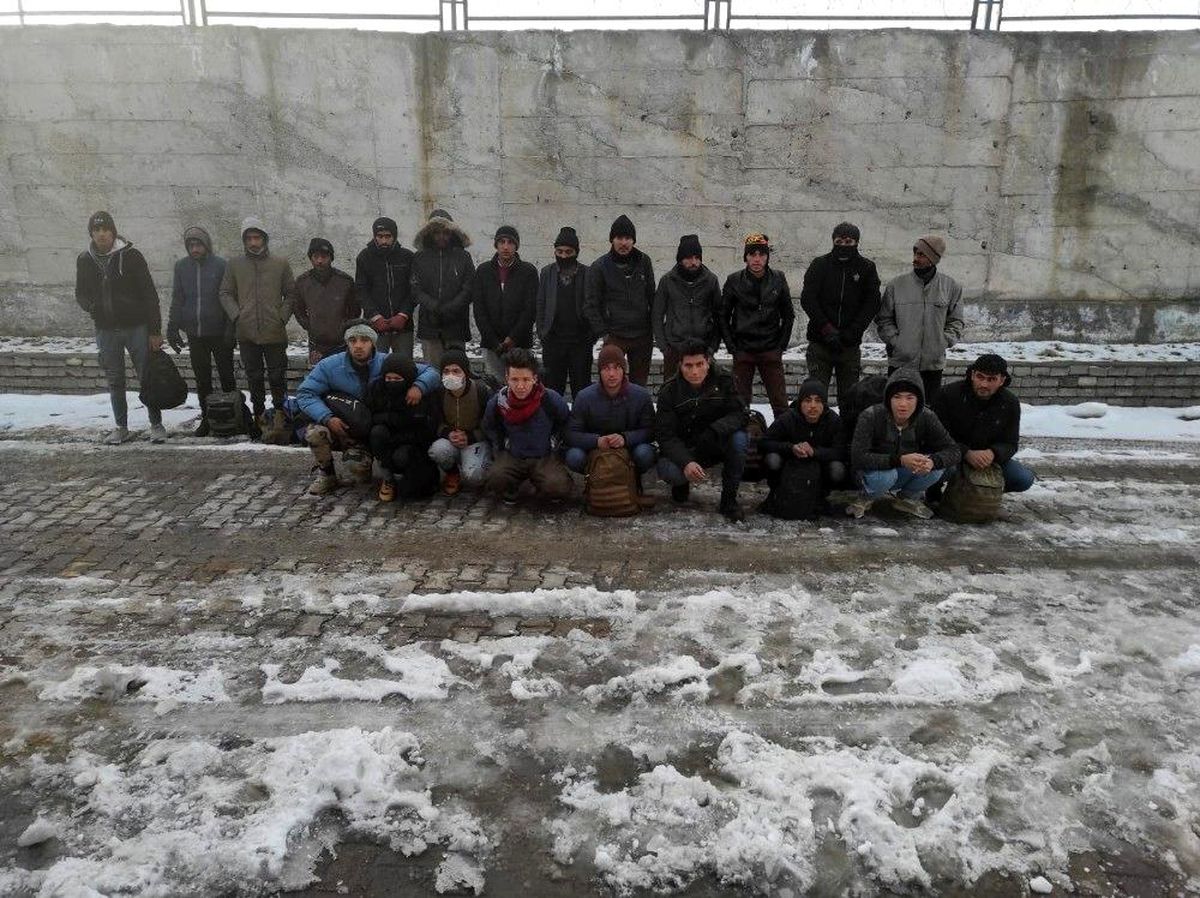 Başkale\'de 22 düzensiz göçmen yakalandı