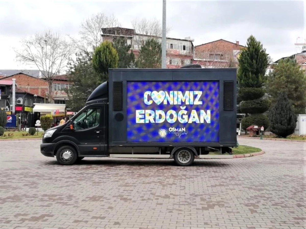 Son Dakika | Malatya\'da "Love Erdoğan" ve "Canımız Erdoğan" görseli LED ekranlara yansıtıldı