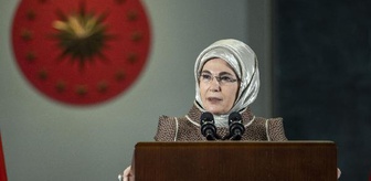 Cumhurbaşkanı Erdoğan ve eşi Emine Erdoğan, sağlık çalışanı ve sosyal hizmet uzmanı kadınlarla bir araya geldi (2)