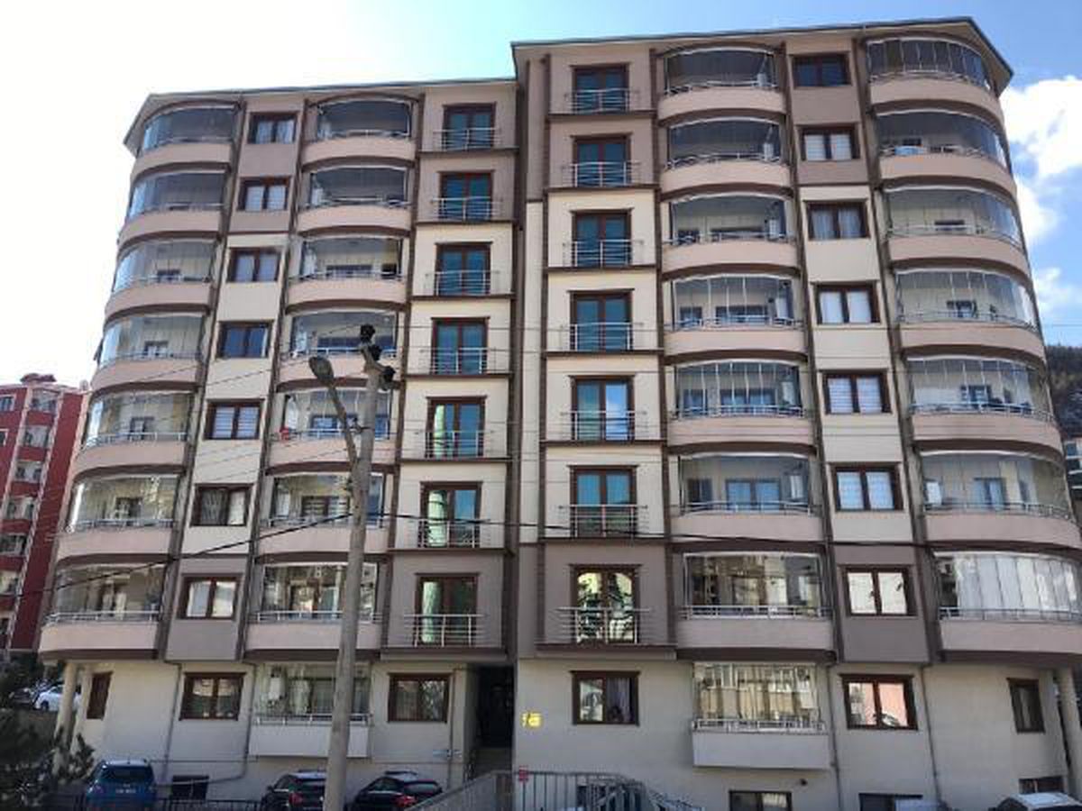 Gümüşhane\'de 8 katlı apartman karantinaya alındı