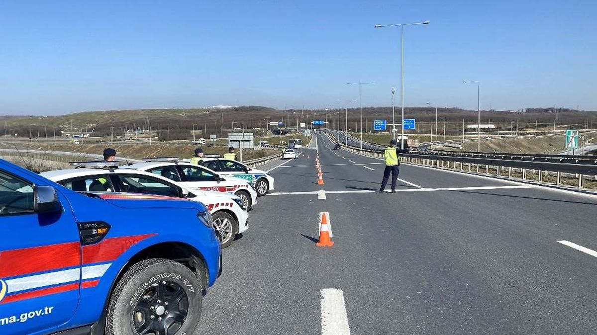 Son dakika haber | Jandarmadan Dünya Kadınlar Günü\'nde "anlamlı" otobüs denetimi
