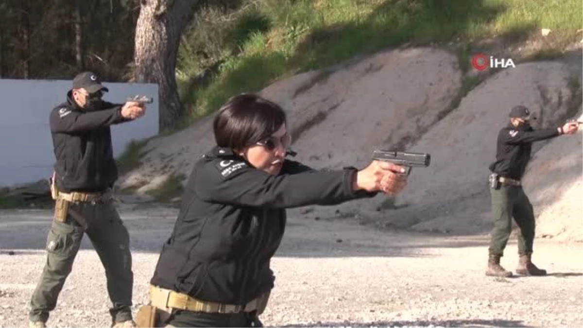 Kadın polislerin mermilerin gölgesindeki nefes kesen eğitimi