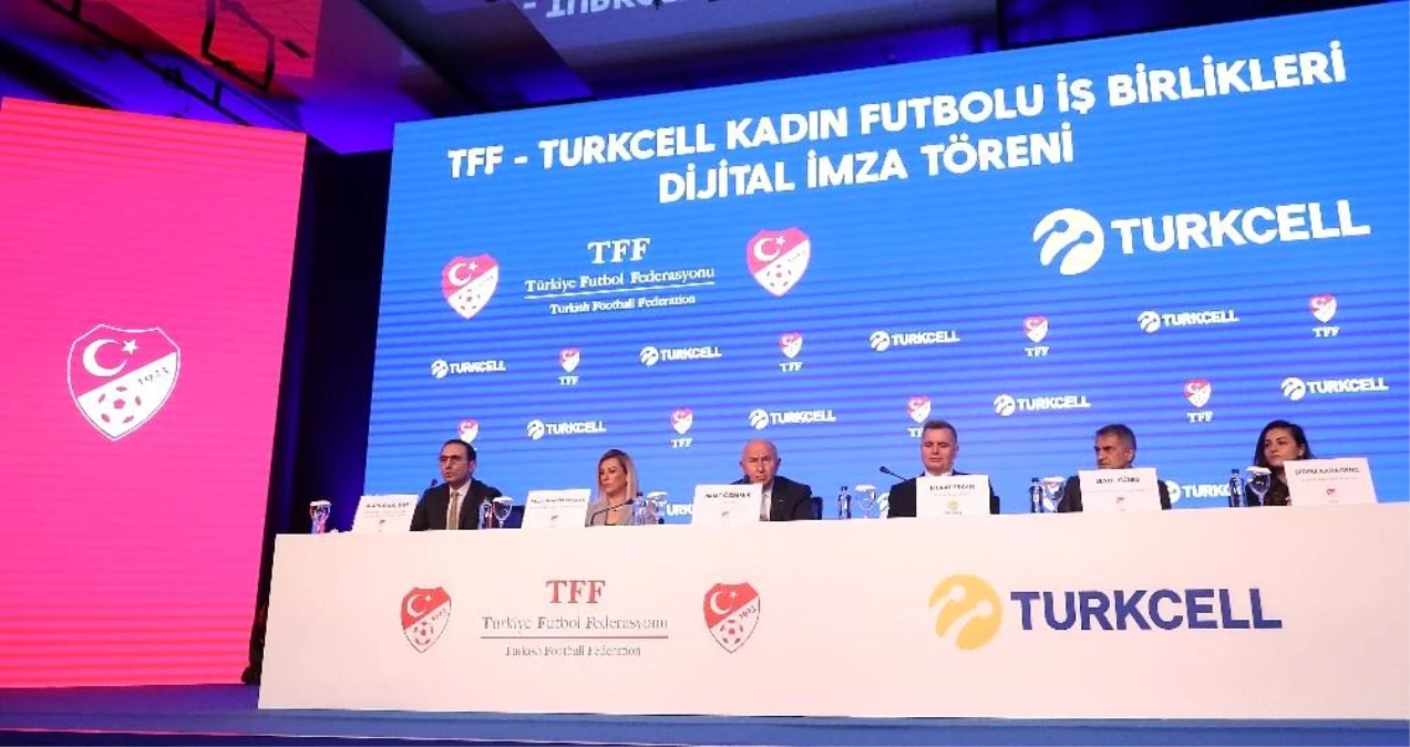 Kadınlar Futbol Ligi\'nin isim sponsoru Turkcell oldu -1-