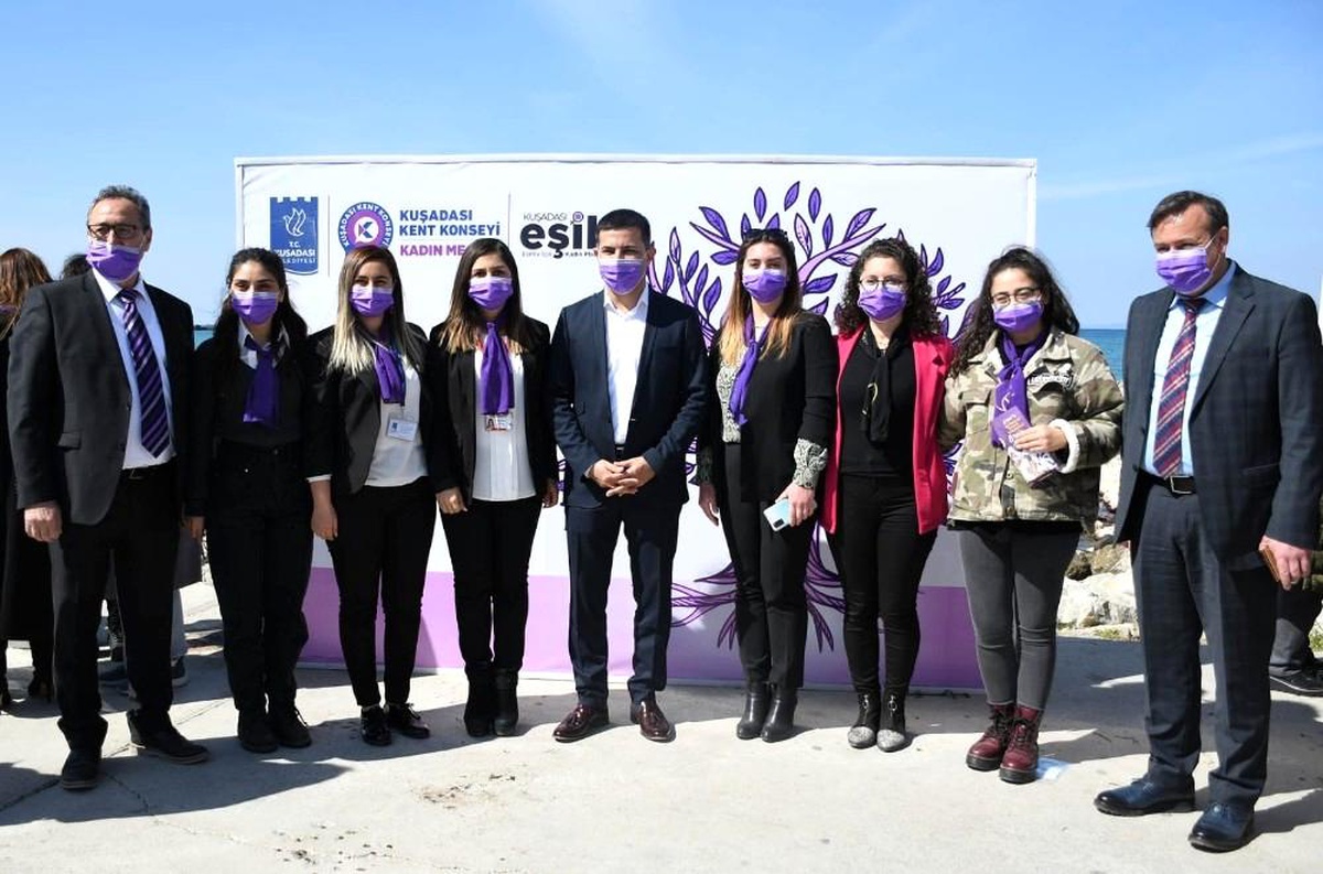 Kadınlar Günü Kuşadası\'nda çeşitli etkinliklerle kutlandı