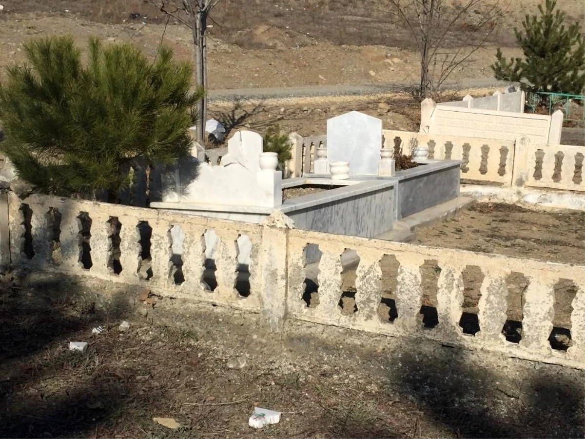 Kastamonu\'da bir mezarın taşları tahrip edildi