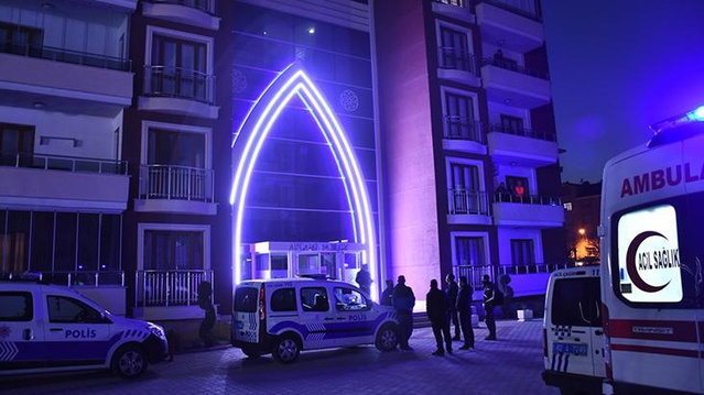 Baba, 10 yaşındaki oğlunu boğarak öldürdü Baba, 10 yaşındaki oğlunu boğarak öldürdü