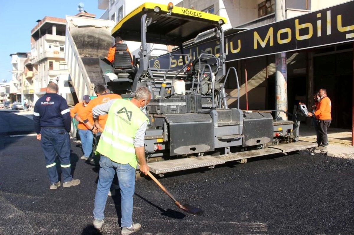 Mersin\'de asfalt çalışmaları sürüyor