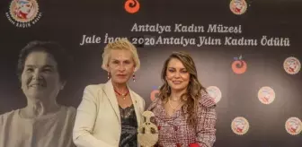 Prof. Havva İşkan Işık'a, 'Jale İnan Yılın Kadını Ödülü'