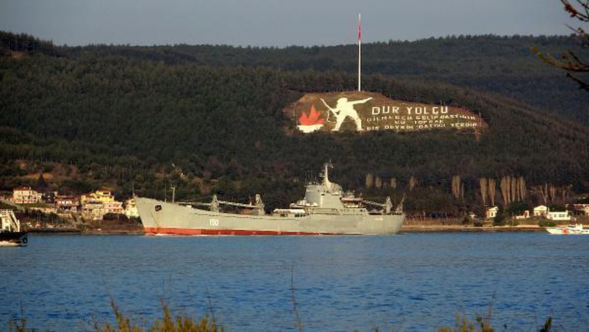 Son dakika... Rus savaş gemisi \'Saratov\' Çanakkale Boğazı\'ndan geçti