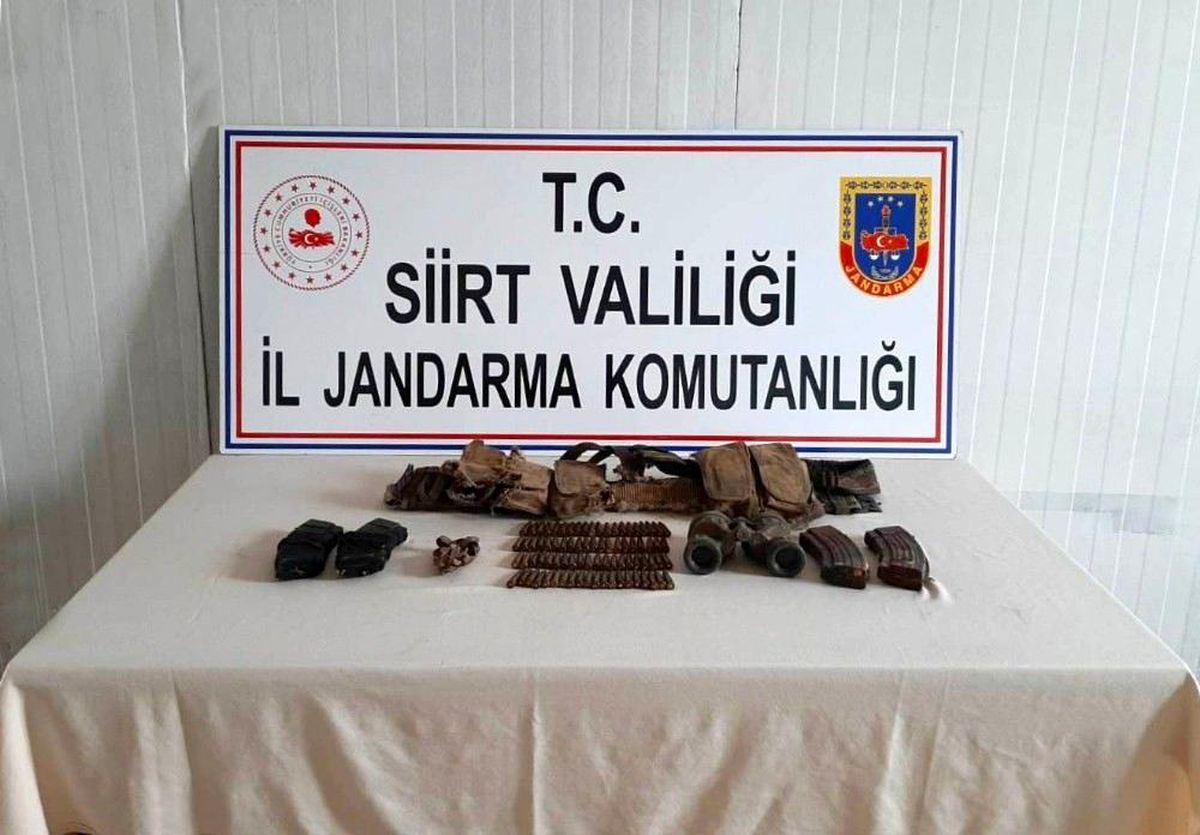 Siirt\'te PKK\'lı teröristlere ait mühimmat ve yaşam malzemesi ele geçirildi