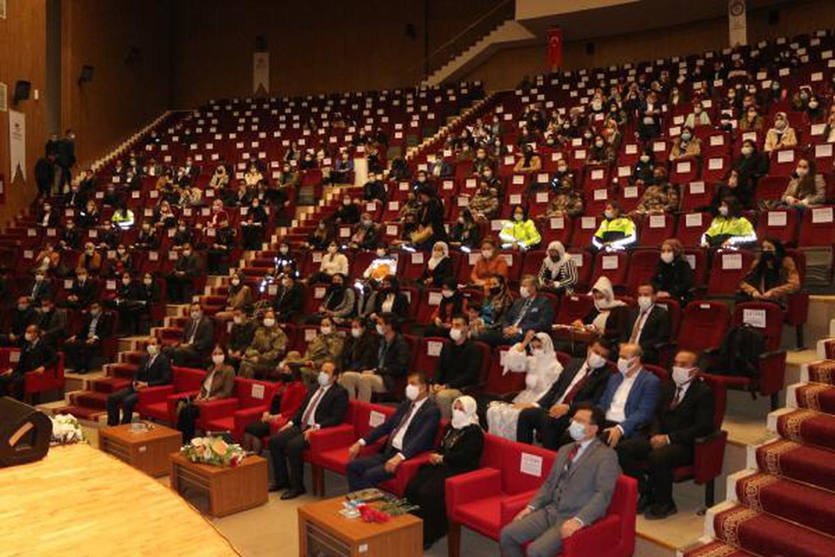 Şırnak Valisi Pehlivan: Kadınlar, vatan ve bayrak için bedel ödemiştir