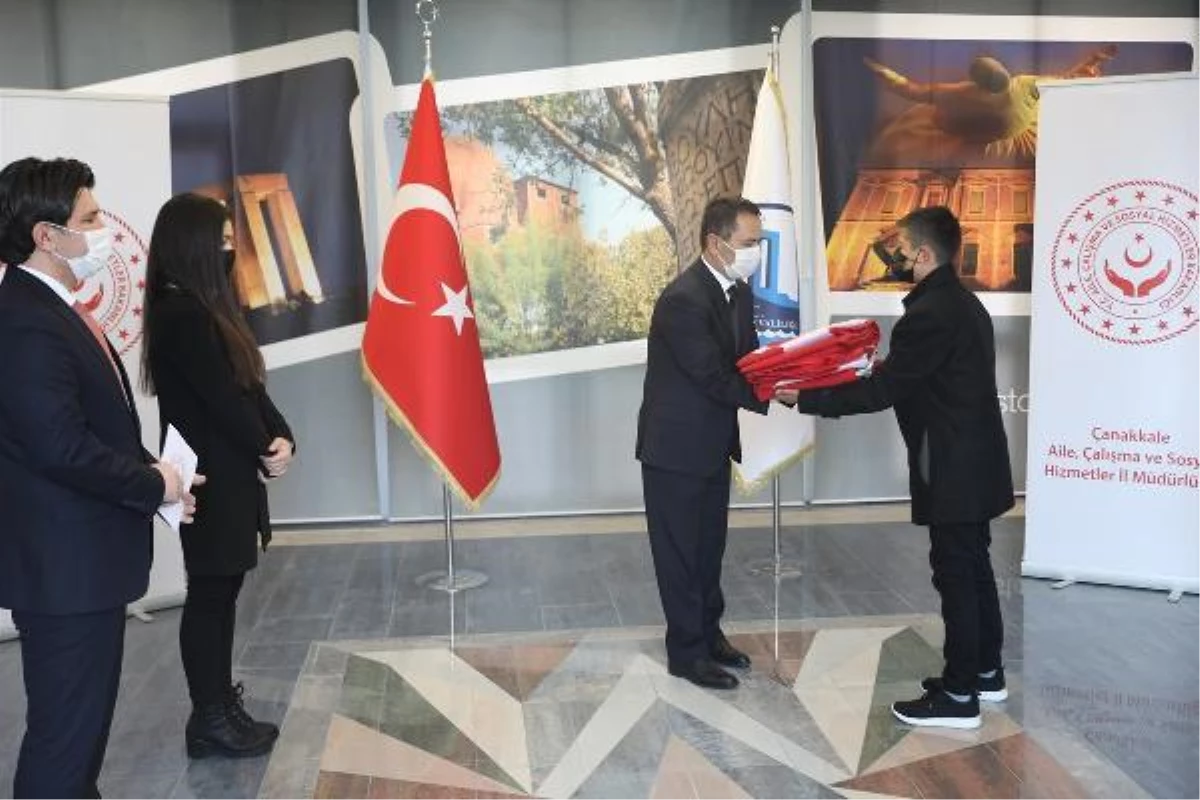 Son dakika! 18 Mart\'ta Şehitler Abidesi\'nde göndere çekilecek Türk bayrağı Çanakkale\'ye ulaştı