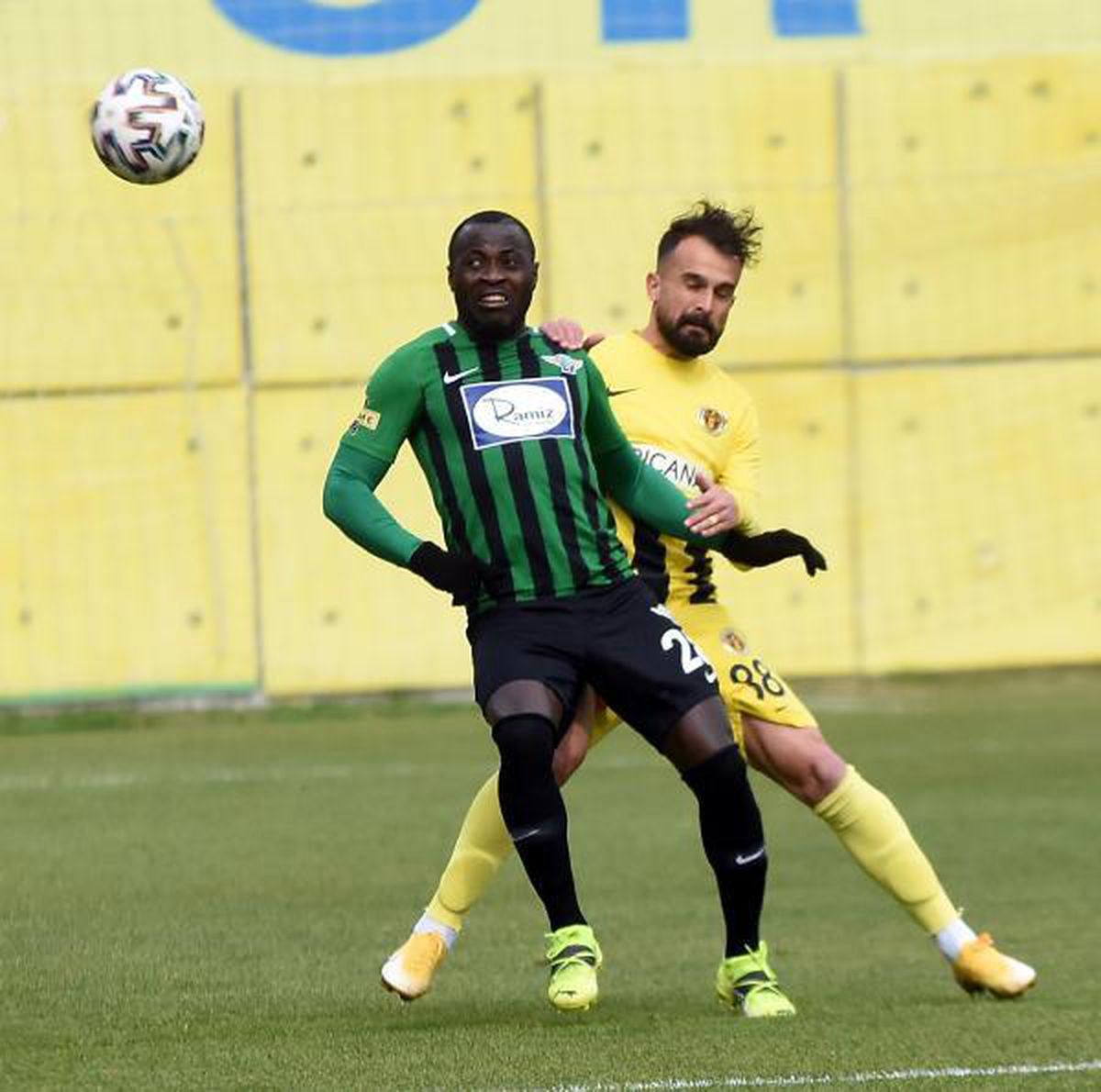 Akhisarspor\'da Delarge açıldı
