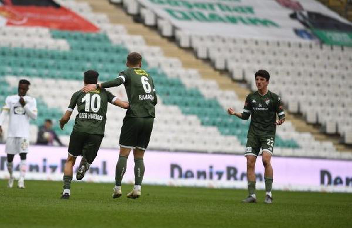 Bursaspor\'da Taha Altıkardeş, performansıyla öne çıktı