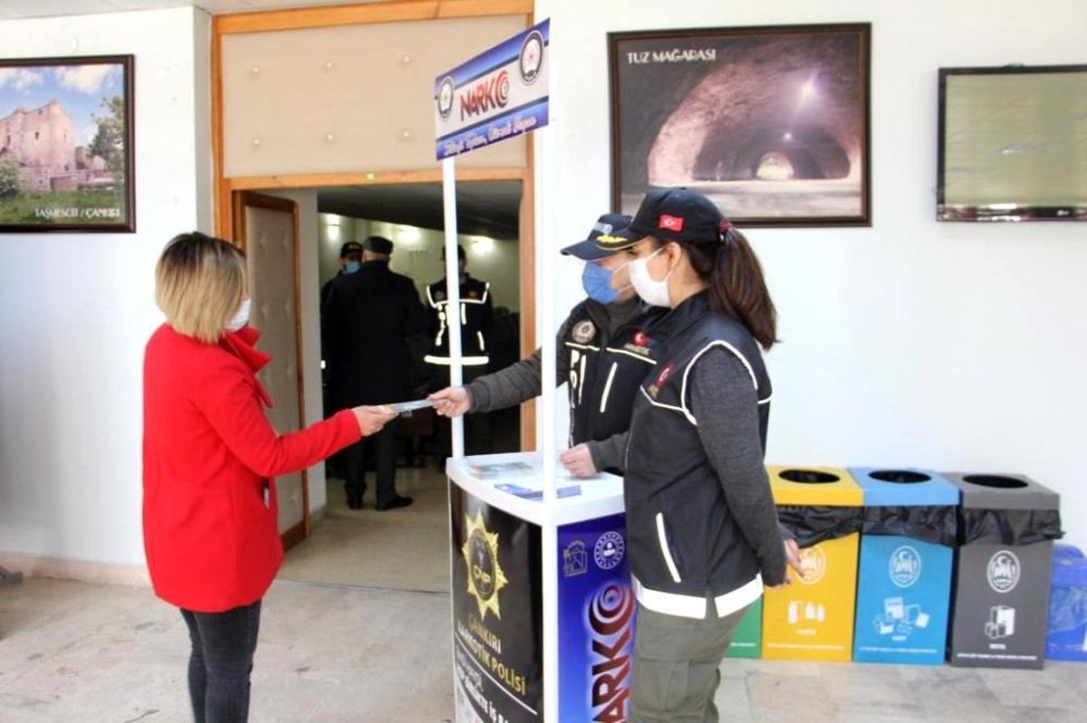 Çankırı\'da \'En İyi Narkotik Polisi Anne Projesi\' kapsamında 600 kadına ulaşıldı