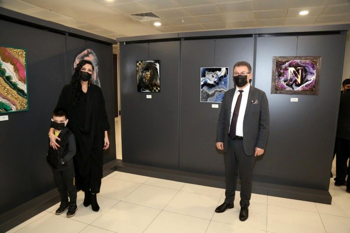 Eyüpsultanlı kadın sanatçıdan "Reçinenin Renklerle Dansı" sergisi