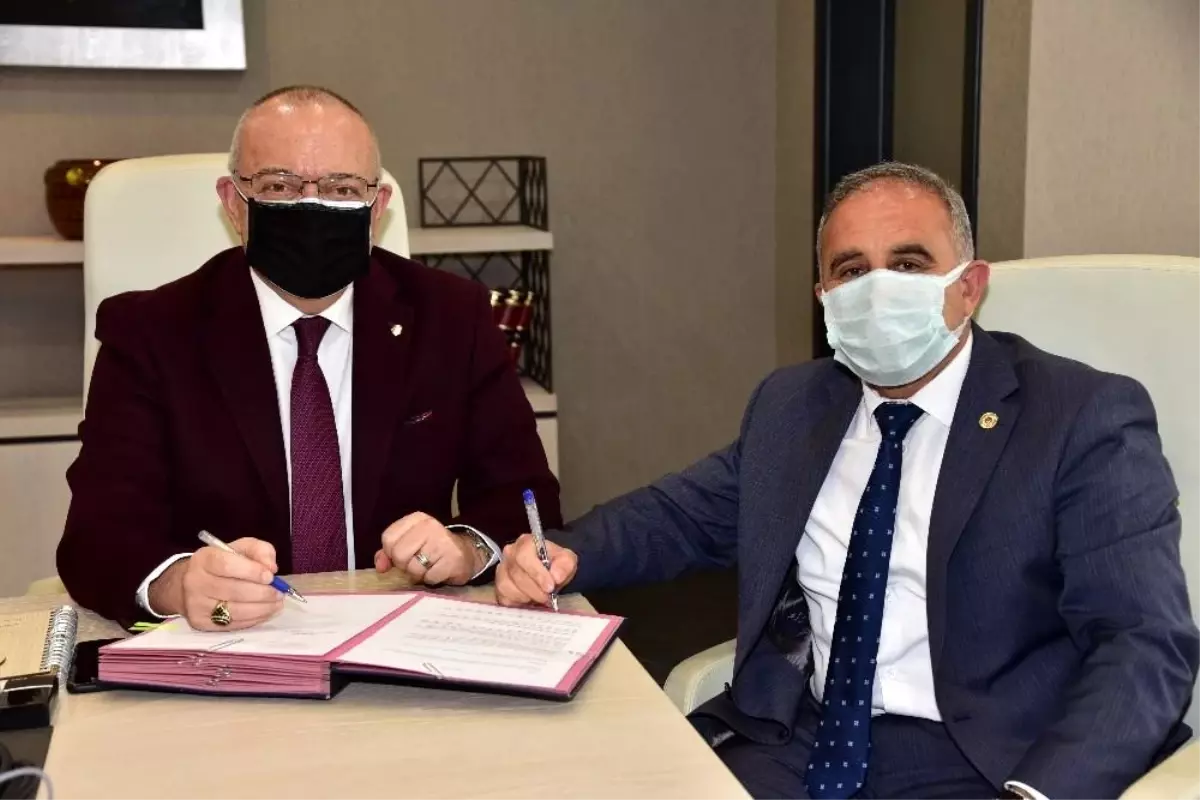 Gördes\'te iş merkezi ve katlı otopark için imzalar atıldı