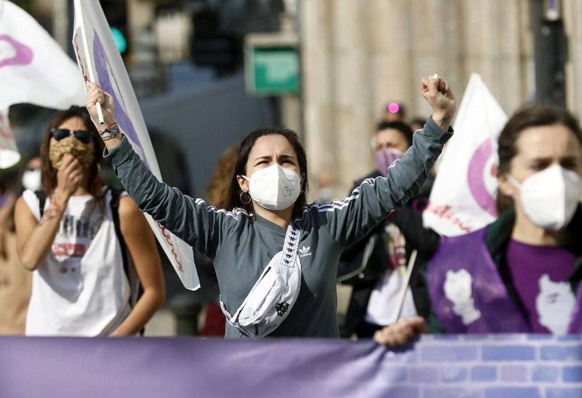 İspanya\'da Dünya Kadınlar Günü gösterisine biber gazlı saldırı: 5 yaralı