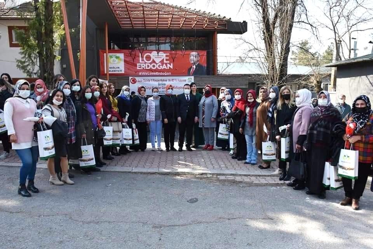 "Kadınlar çalışma hayatına değişim ve güç getirdi"