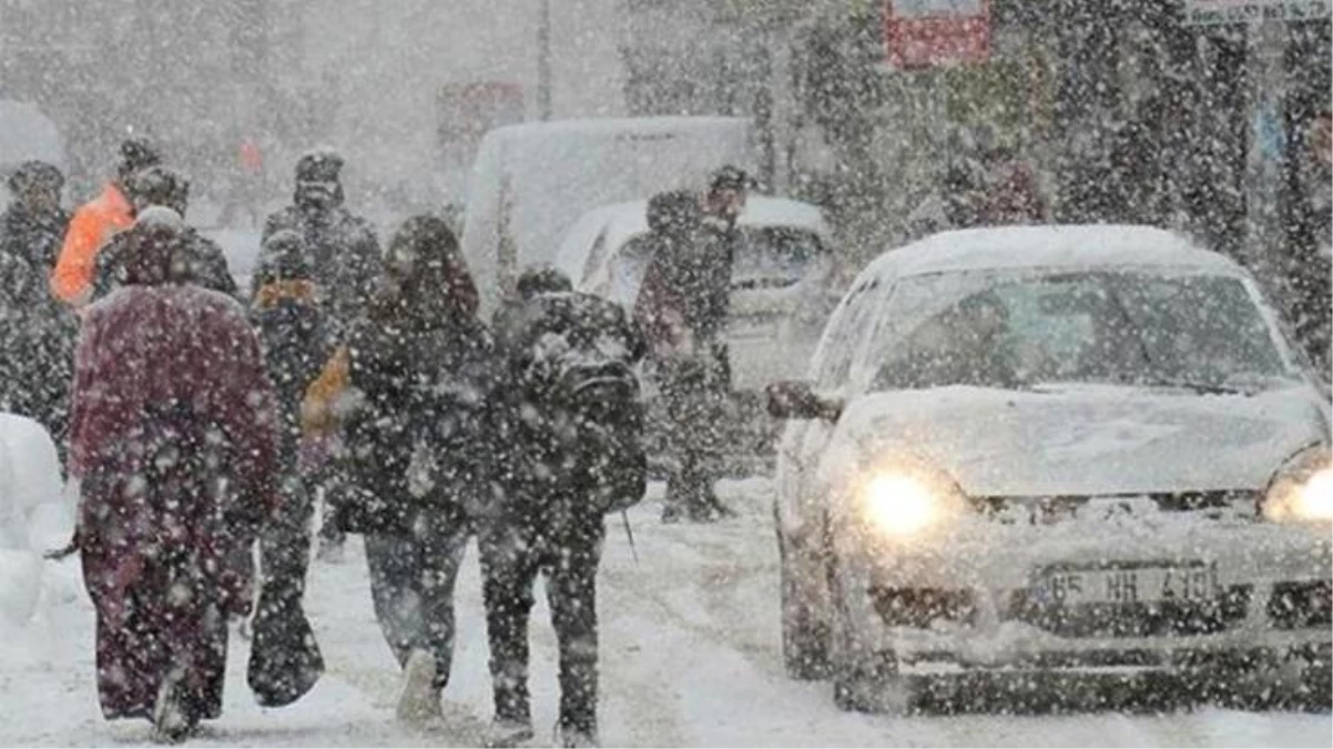 Kar yağışı Türkiye\'yi terk etmiyor! Meteoroloji duyurdu: Perşembe günü tüm yurdu etkisi altına alacak