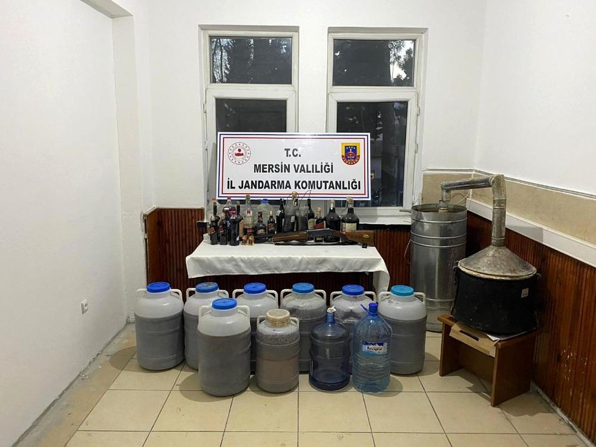 Mersin\'de 374 litre kaçak içki ele geçirildi