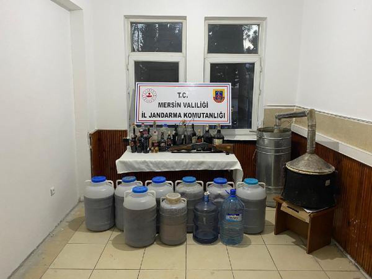 Son dakika haber... Mersin\'de sahte içki operasyonuna 2 gözaltı
