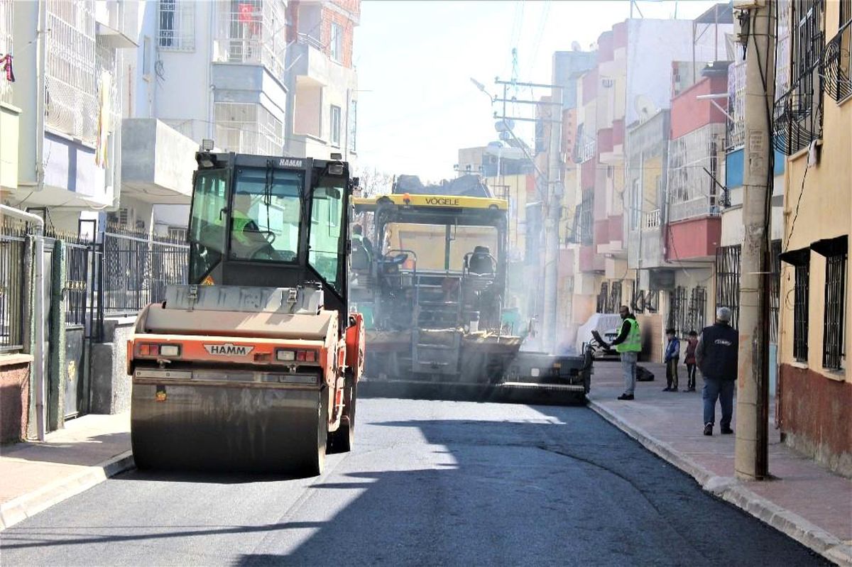 Mersin\'de yol yapım çalışmaları sürüyor