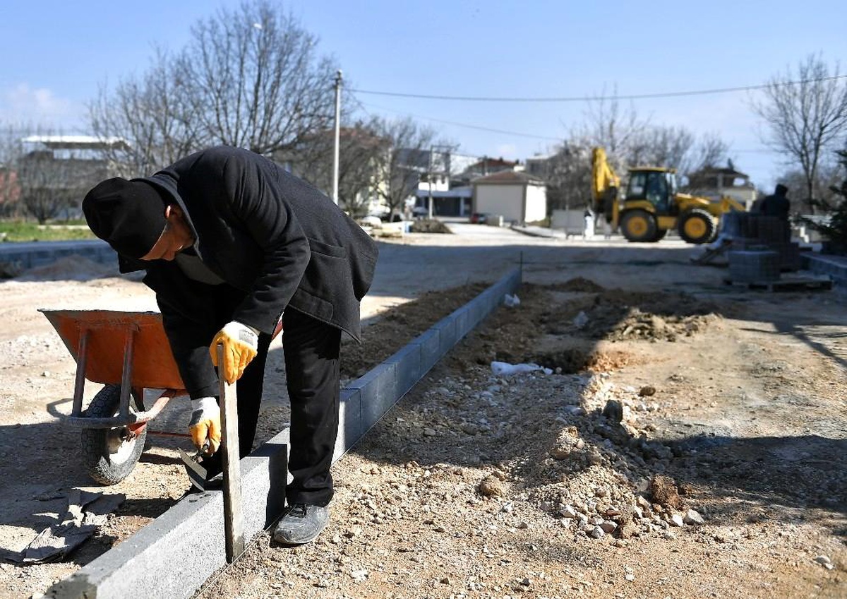 Osmangazi\'de cadde ve sokaklar yenileniyor