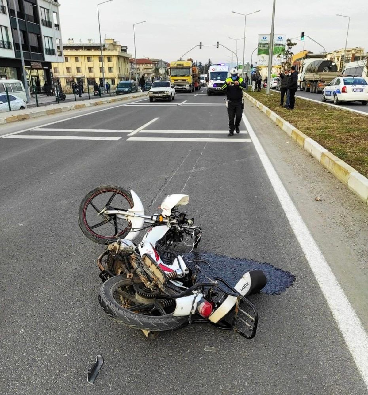 Otomobil ile motosiklet çarpıştı: 1 yaralı