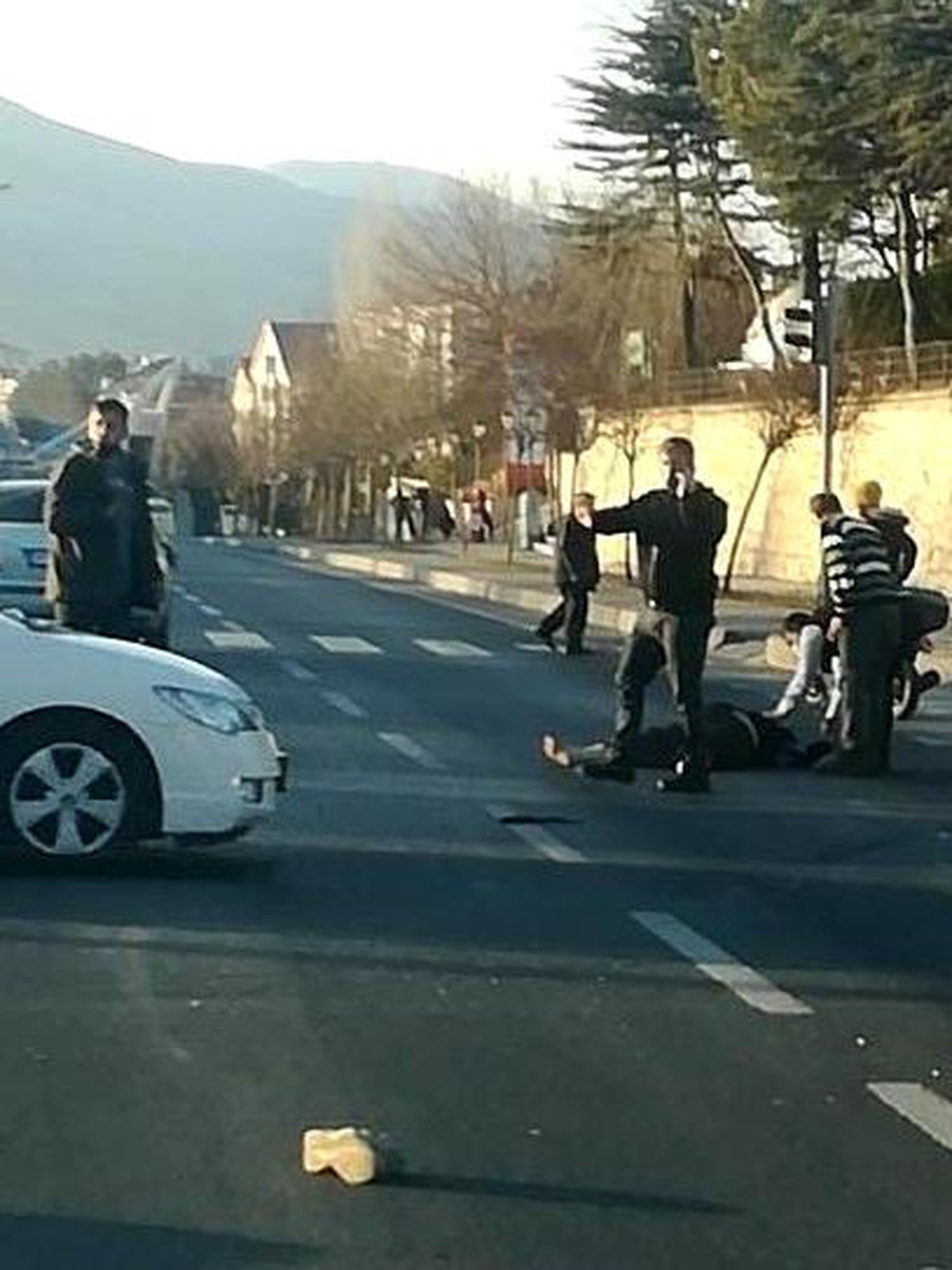 Otomobilin çarptığı kadın yaşamını yitirdi