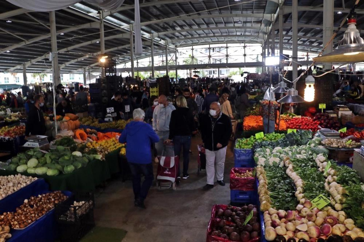 Pazar alışverişi yapan 2 kadının cüzdanı çalındı