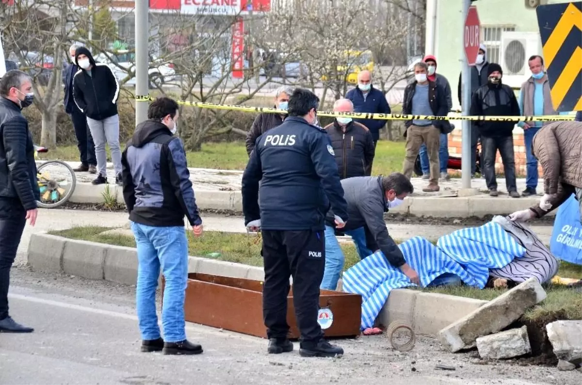 Kazaya karışan sürücü, yol kenarında pompalı tüfekle kafasına sıkarak intihar etti