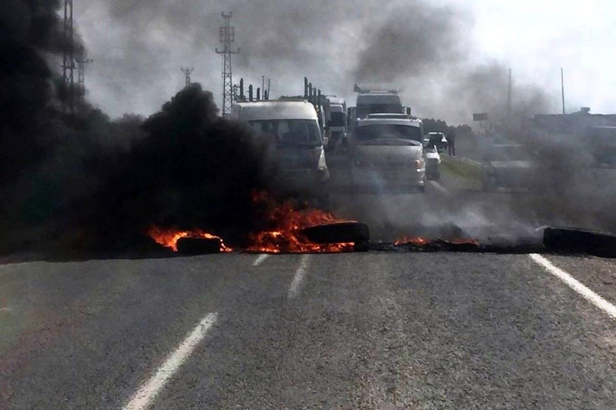 Şanlıurfa\'da çiftçiler DEDAŞ\'ı protesto etti