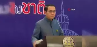 Son dakika haberi... - Soruyu beğenmeyen Tayland Başbakanı, gazetecilere dezenfektan sıktı