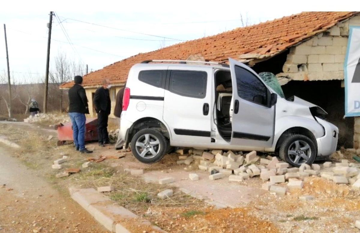 Tavşanlı\'da trafik kazası: 1 yaralı