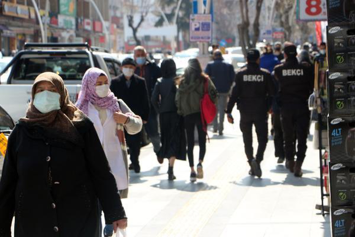 Son dakika haberleri... Vaka sayısı artan Tokat\'ta, polis ve bekçiler sokaklarda denetimde