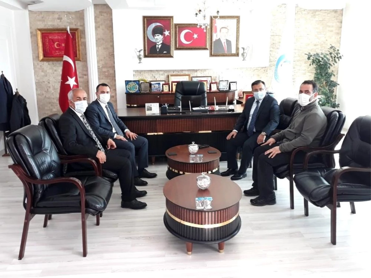 Van Büyükşehir Belediyesi heyetinden Başkan Ensari\'ye ziyaret