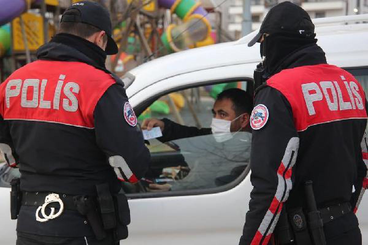 Ülke genelinde "Huzurlu Sokaklar ve Narkotik Suçları Uygulaması" yapıldı