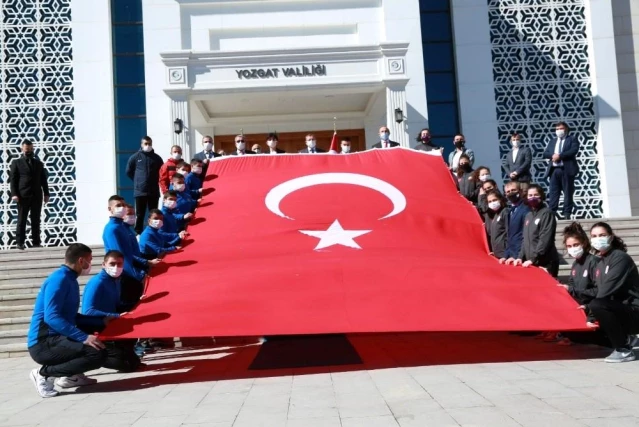 81 ilden 81 bayrak Çanakkale'de buluşacak